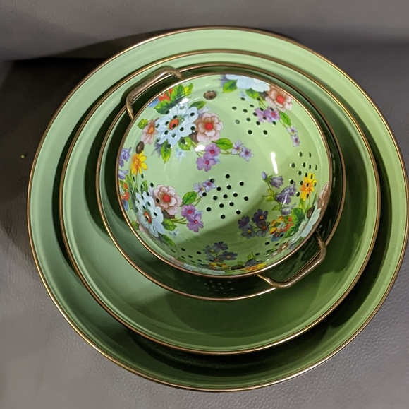 MacKenzie-Childs Green Flower Market Everyday Bowls Set w/ Small Colander 4Pc - Picture 2 of 12